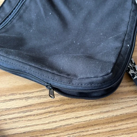 Kavu Black Canvas Crossbody with Black-and-White Rope Strap - Picture 9 of 11